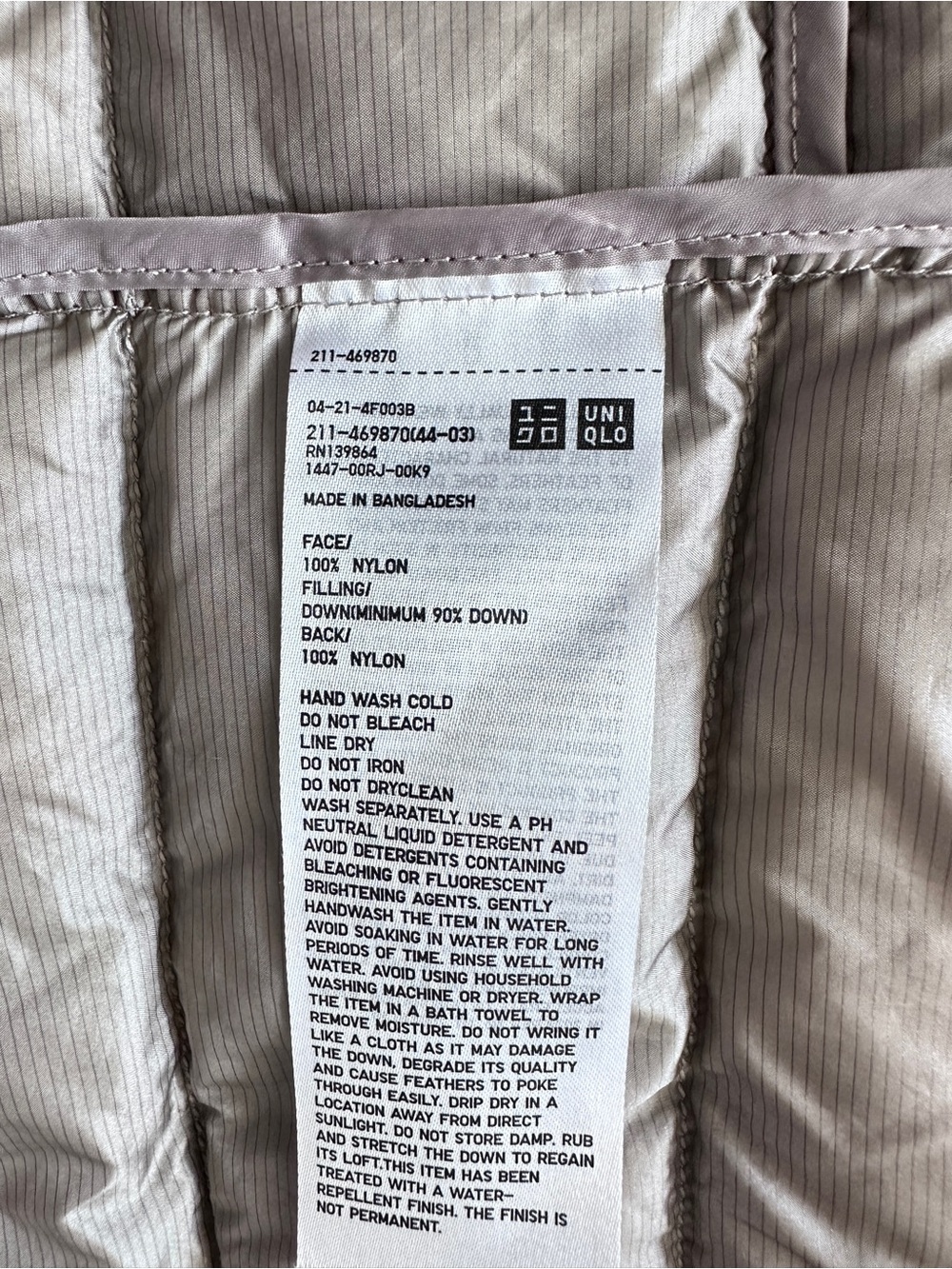 Uniqlo Women's Quilted Ultra Light Down Vest size S - Picture 12 of 15